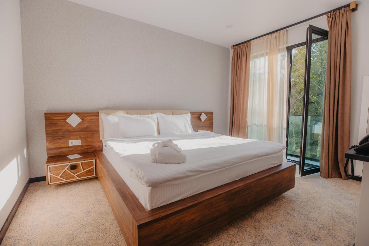 Capo Verde Hotel Batumi Luaran gambar
