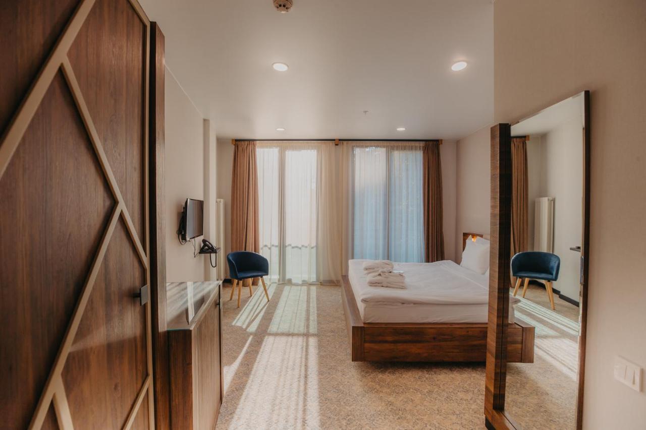 Capo Verde Hotel Batumi Luaran gambar
